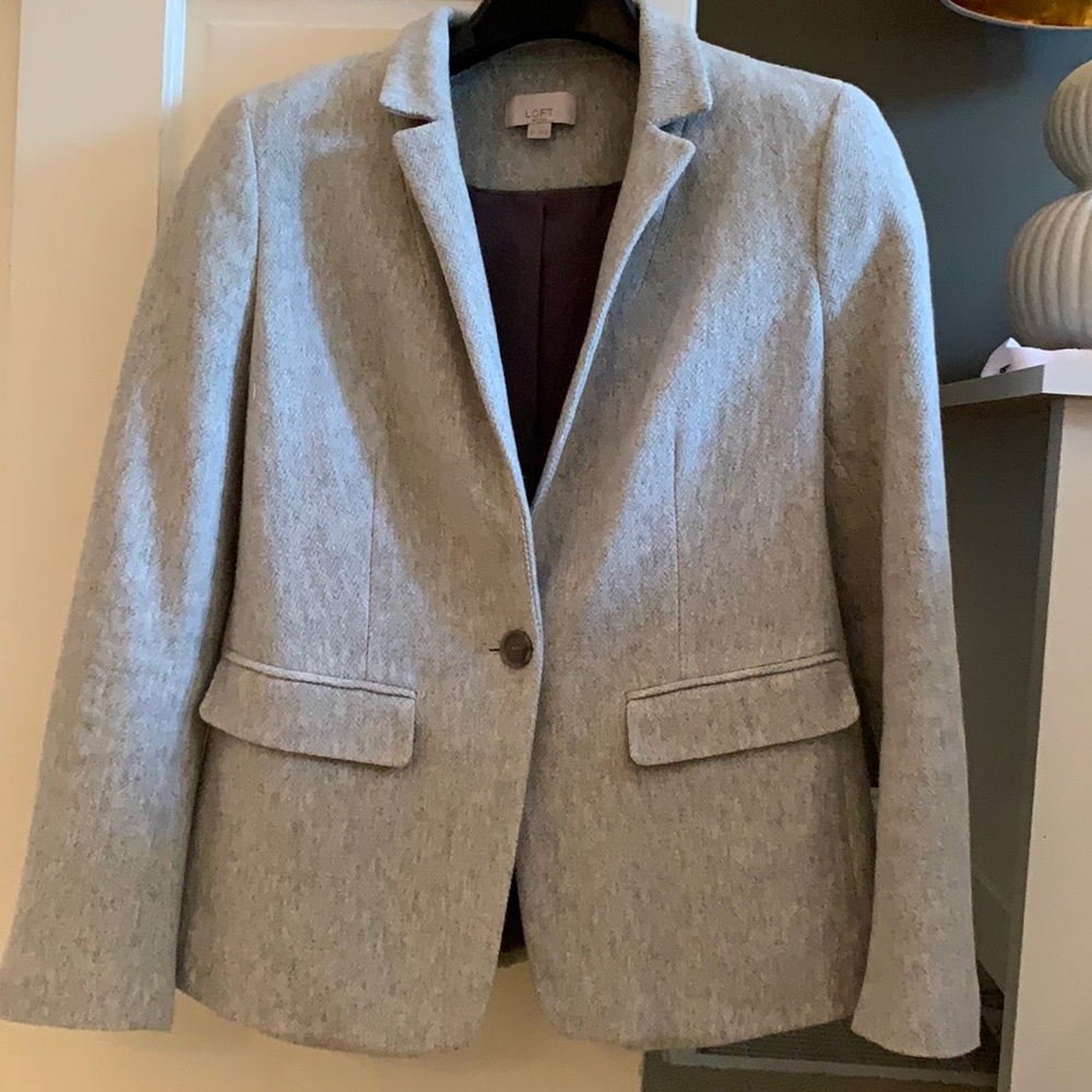 Loft petite size 6 light gray herringbone blazer